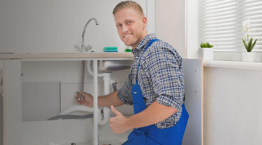 Expert burst pipe repair services in Hazlehurst, GA